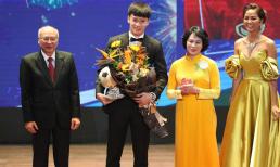 Vượt Quang Hải và Tiến Linh, Hoàng Đức giành Quả bóng vàng Việt Nam 2021