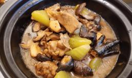 Gà kho, chần hay ninh trực tiếp? Không phải đâu, làm tốt khâu then chốt thì thịt gà sẽ chín mềm, ngon và không tanh