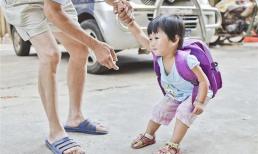 Trẻ em ồn ào nơi công cộng, và cha mẹ khôn ngoan làm điều này hiệu quả hơn là la mắng và khiển trách