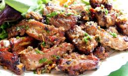 Sườn nướng đừng chỉ tẩm mật ong, thêm riềng sả sẽ thơm hơn, đảm bảo ngon đến miếng cuối cùng