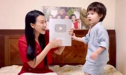 Á hậu Hoàng Oanh nhận nút bạc YouTube, biểu cảm đáng yêu của quý tử khiến dân tình 'tan chảy' 