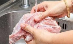 Không cần biết loại thịt nào, càng chần thì thịt càng bẩn? Đầu bếp của khách sạn dạy bạn một mẹo nhỏ, đồ bẩn tự hết