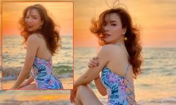 MC Đan Lê hiếm hoi đăng loạt ảnh bikini cực xinh trước biển, nhân vật 'phó nháy' gây bất ngờ