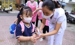 Trẻ trở lại trường giữa lúc F0 tăng, ý kiến chuyên gia về chuẩn bị “hành trang sức khỏe” cho trẻ