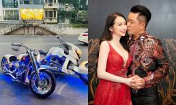 Tuấn Hưng được bà xã cưng chiều khi dành tặng mô tô 'khủng: 'Tâm lý quá, bố thích mẹ lại chiều'