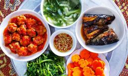 Sống trong gia đình nhiều thế hệ, nàng dâu đảm vừa hết cữ đã xắn tay làm loạt mâm cơm nhà ngon 'đẫm lệ'