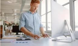 Đứng làm việc có tốt cho sức khỏe hơn ngồi? Chuyên gia: không tập thể dục mới là vấn đề 