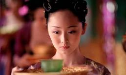 Mỗi sáng thức dậy, Hoàng đế 'rửa lỗ rồng như thế nào? Tại sao các cung nữ phải tranh giành nhau, thậm chí hối lộ để được rửa cho Hoàng đế? 