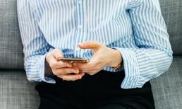 Hơn 60% công chúng không thể sống thiếu điện thoại di động trong một ngày! Các chuyên gia cảnh báo: lâu ngày có nguy cơ mất ngủ, trầm cảm, có ý định tự tử