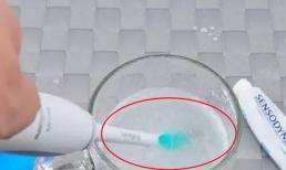 Có cần nhúng kem đánh răng vào nước trước khi đánh răng không? Có thể nhiều người chưa hiểu, chẳng trách răng ngả vàng