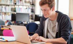 Top 5 máy tính xách tay giá rẻ tốt nhất cho học sinh, sinh viên năm 2022