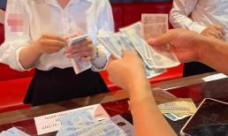 Dân mạng bùng nổ tranh cãi việc cô gái nhất quyết chia tay bạn trai vì đi ăn nhà hàng hạng sang lại đem tiền lẻ ra trả