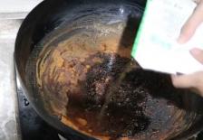 Phần đáy nồi bị cháy, hướng dẫn bạn một phương pháp đơn giản, dù cháy đen đặc sệt cũng sạch bóng trong vòng 3 phút