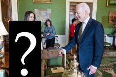 Đây là nhóc tì duy nhất nhà Angelina Jolie được gặp và bắt tay với Tổng thống Mỹ Joe Biden