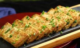 Dạy bạn cách rán đậu phụ không bị vỡ và không dính chảo, làm đúng 2 bước sau