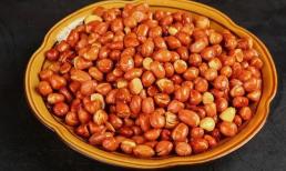 Khi rang lạc, tốt nhất không nên cho dầu trực tiếp vào nhé! Đầu bếp dạy bạn 3 bí quyết chiên giòn, không dính, không mềm sau 1 tuần