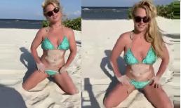 Britney Spears gây khó hiểu khi tung ảnh mặc bikini vui vẻ tạo dáng trên bãi biển sau vài ngày thông báo sảy thai