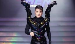 Đàm Vĩnh Hưng catwalk, khán giả phản ứng thế nào?