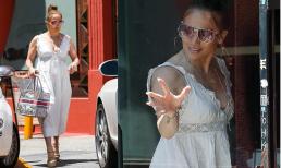 Jennifer Lopez bị chê mặc váy ngủ ra đường ngay khi chồng cũ đính hôn với Á hậu Miss Universe 2021