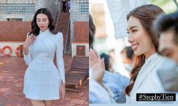 Thuỳ Tiên diện trang phục đơn giản khoe nhan sắc tươi tắn, chiếm trọn tình cảm của khán giả với thái độ vui vẻ và thân thiện