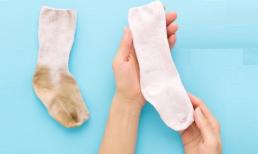 Để làm sạch tất trắng bị lấm bẩn trông như mới, dạy bạn một vài mẹo cực đơn giản