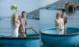 Bộ ảnh cưới hài hước trên 'siêu thúng' của Mạc Văn Khoa và bà xã tại biển Nha Trang