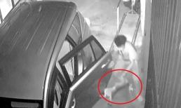 Cẩu tặc lái ô tô 7 chỗ trộm chó nhanh như chớp trong đêm