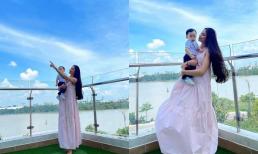 Phạm Hương bế con trai cưng check-in sang chảnh: Nhóc tì đáng yêu hết nấc, nhan sắc bà mẹ 2 con lại được khen tới tấp