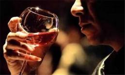 Từ trên bàn ăn có thể nhìn ra tính cách tốt hay không? Những người có hai hành vi này thường là người đạo đức giả