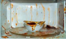 Cách làm sạch bên trong lò vi sóng, dễ dàng, nhanh chóng, không tốn tiền, không phải ai cũng biết!