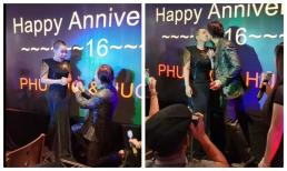 Việt Hương hôn chồng đắm đuối, lại còn được tặng nhẫn kim cương 'siêu to khổng lồ' trong kỉ niệm 16 năm ngày cưới