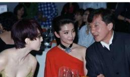 Ảnh Thành Long uống rượu với 'song Băng' trong quá khứ bị lộ, mức độ đối địch xuất hiện trong nháy mắt