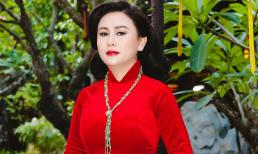 Hoa hậu Lý Kim Ngân thu hút ánh nhìn với dáng ngọc đài các trong tà áo dài