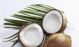 Nước dừa rất giàu chất dinh dưỡng nhưng một số người không nên uống, bệnh nhân mắc bệnh gan cần lưu ý thêm