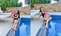 Con gái Bảo Thanh lên đồ đi bơi cùng mẹ, nhóc tỳ thích đến nỗi cười híp cả mắt