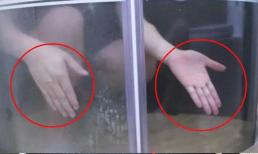 Các vết cáu cặn trên kính phòng tắm không thể lau sạch được, chia sẻ mẹo làm sạch, lau sạch cặn bẩn