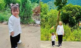 Con gái Mạc Văn Khoa diện áo bà ba đôi với mẹ trông cực xinh xắn, còn liên tục cười đùa xóa bỏ hình ảnh mặt quạu thường thấy