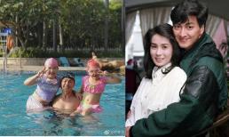 'Triển Chiêu đẹp trai nhất màn ảnh' Hà Gia Kính đăng ảnh bế hai bé gái tắm dấy lên nghi vấn có con