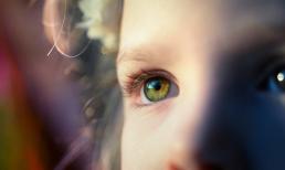 Nếu không muốn tình trạng cận thị của con mình tiếp tục phát triển, cha mẹ nên tránh 4 hiểu lầm này