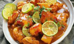 Thịt gà đừng chỉ rang, đem sốt theo cách này vừa mềm, thơm lại lên màu vàng óng ả