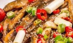 Bất kể bạn làm gì với cá chạch, đừng cho rượu nấu ăn, đầu bếp sẽ dạy bạn làm và mùi tanh sẽ bay hết