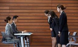 Khi đi xin việc, người phỏng vấn nói: 'Bạn có điều gì muốn hỏi tôi không?', bạn nên hỏi điều gì?