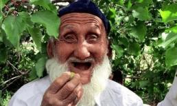 Cụ ông 104 tuổi tiết lộ 'mật khẩu' trường sinh: vừa hút thuốc vừa uống rượu, nhưng điều duy nhất ông không 'đụng'