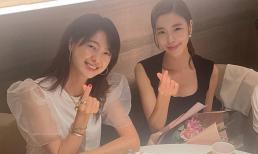 Choáng với nhan sắc U50 của ác nữ 'Giày thủy tinh' và mỹ nhân từng khiến tài tử 'Chuyện tình Harvard' nhảy sông tự tử 