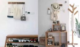 Hiện nay nhiều gia đình không còn sử dụng tủ giày nữa, việc lắp đặt lối ra vào như thế này cũng trở nên phổ biến