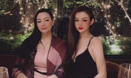 Cùng chung khung hình với con gái, mẹ của Huyền Baby được khen ngày càng trẻ