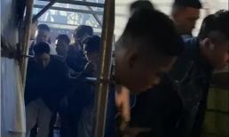 Karik khiến fan lo lắng khi gặp sự cố, loạng choạng sau khi diễn tại một đại nhạc hội lớn ở TP.HCM 