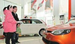 Mua xe mới xong, tôi phóng về nhà bố mẹ đẻ để khoe, nhưng nghe mẹ nói một câu tôi sợ hãi phóng xe đi ngay