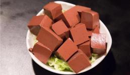 Giá trị dinh dưỡng của huyết lợn là gì? 5 người này ăn tiết lợn rất hại cho sức khỏe 