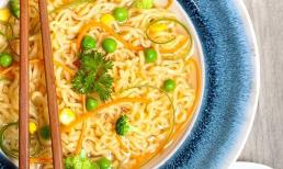 Mì ăn liền chứa chất gây ung thư? WHO: 4 mối nguy hiểm thực sự đối với sức khỏe